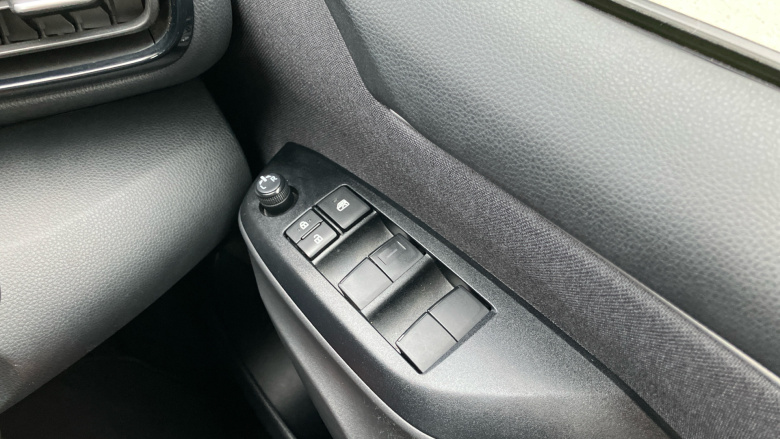 Toyota Yaris 1.5 Hybrid Design 5dr CVT Hybrid Hatchback